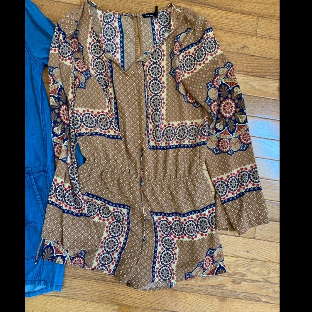 Long sleeve fall pattern romper